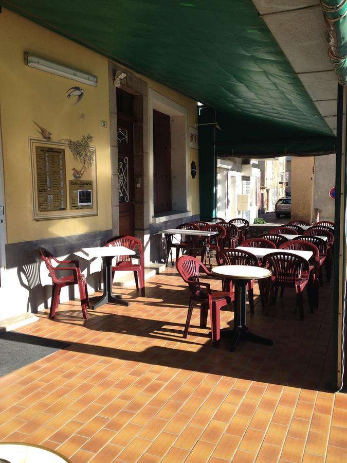 Bar Hotel De La Place Mezel Exterior photo